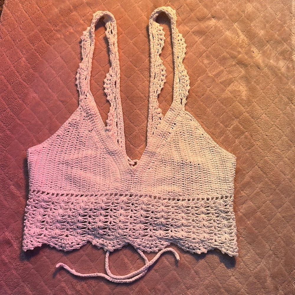 FOREVER 21 crop top
Brand: FOREVER 21
Size: US Medium
Color: White